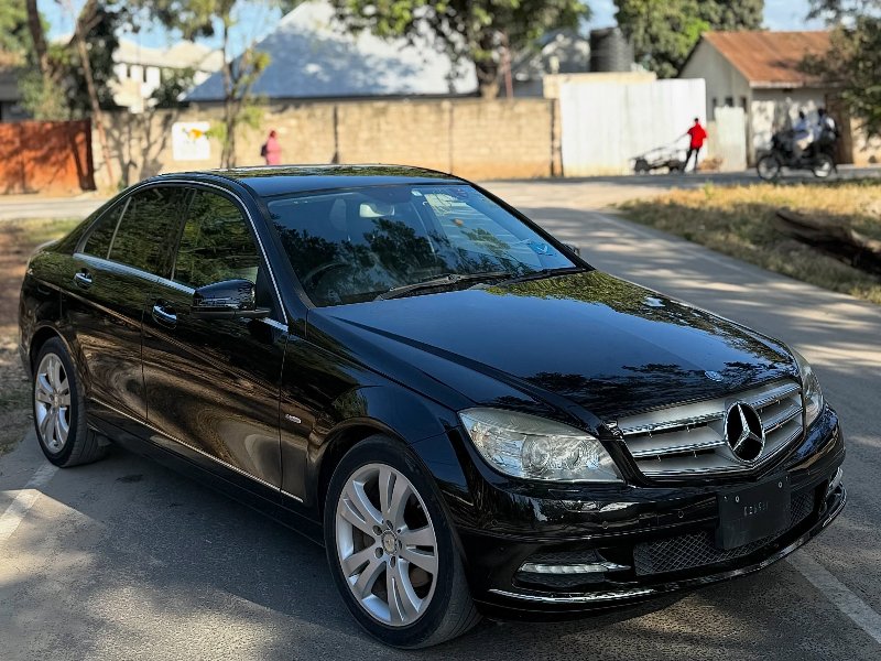 Mercedes-Benz C200