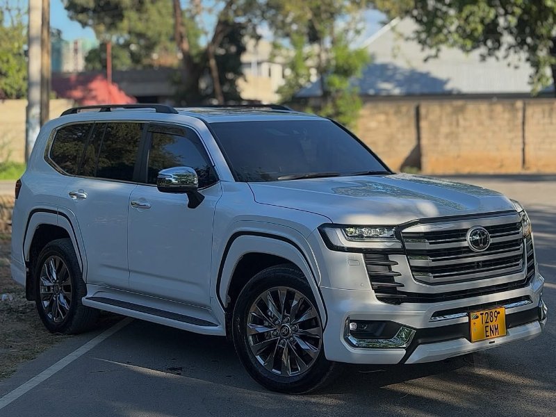 Toyota Land Cruiser LC300